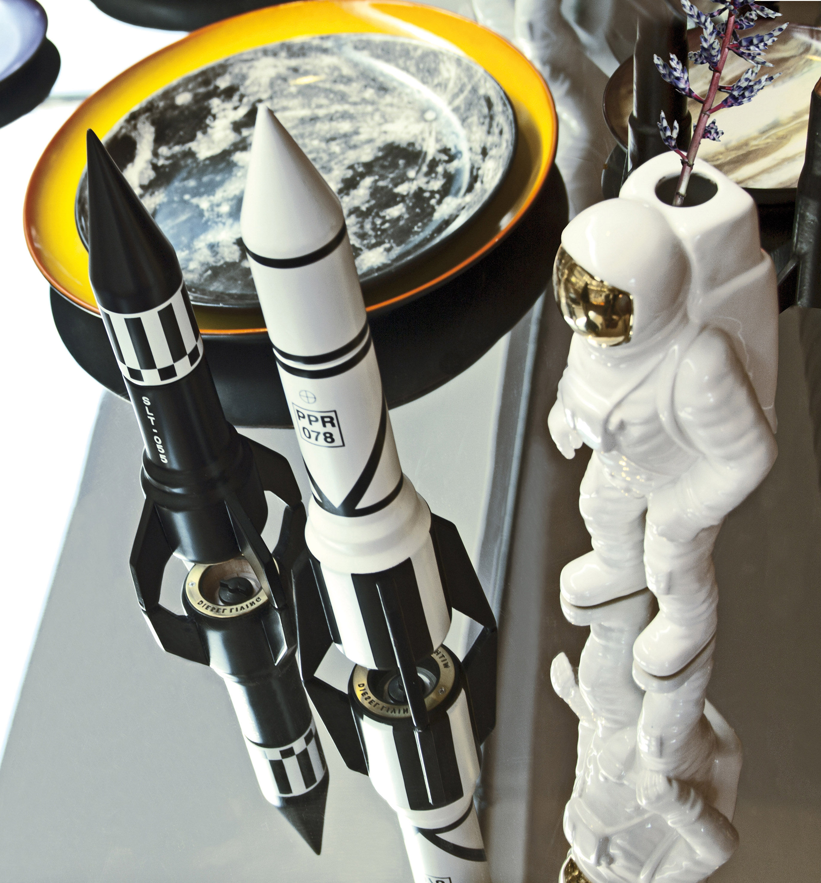 创意安博网页版 - 附件|花器|办公安博网页版|安博anbo（中国）安博网页版|宇航员花瓶