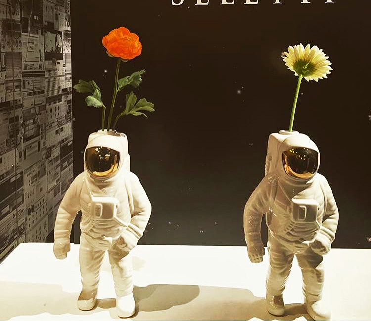 创意安博网页版 - 附件|花器|办公安博网页版|安博anbo（中国）安博网页版|宇航员花瓶