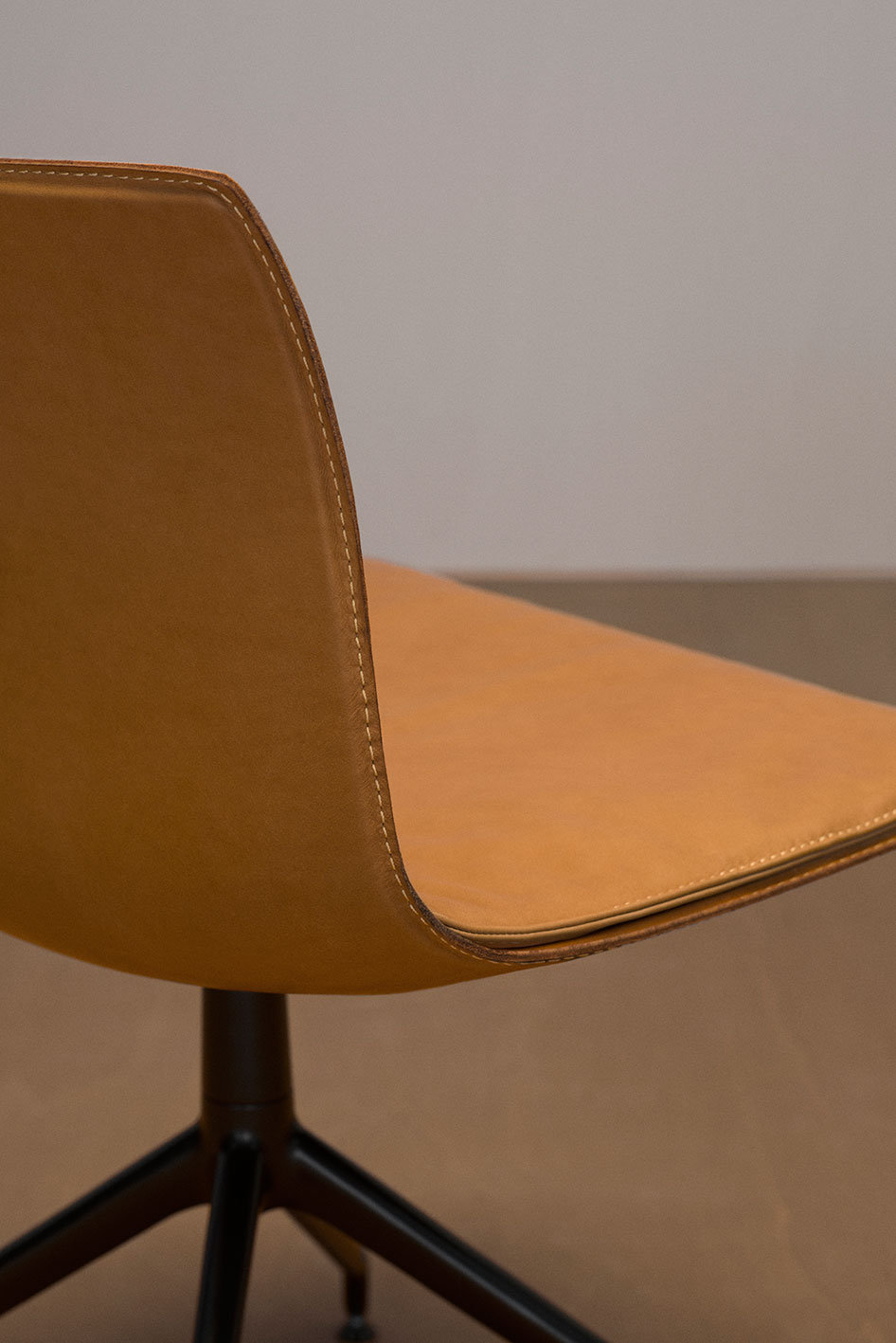 办公椅|现代真皮会议椅|办公安博网页版|安博anbo（中国）安博网页版|Catifa 46 会议椅