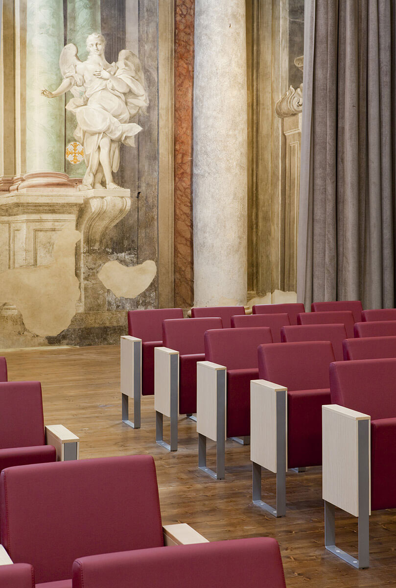 公共座椅|礼堂椅、报告厅椅|办公安博网页版|安博anbo（中国）安博网页版|C100 剧院/礼堂椅