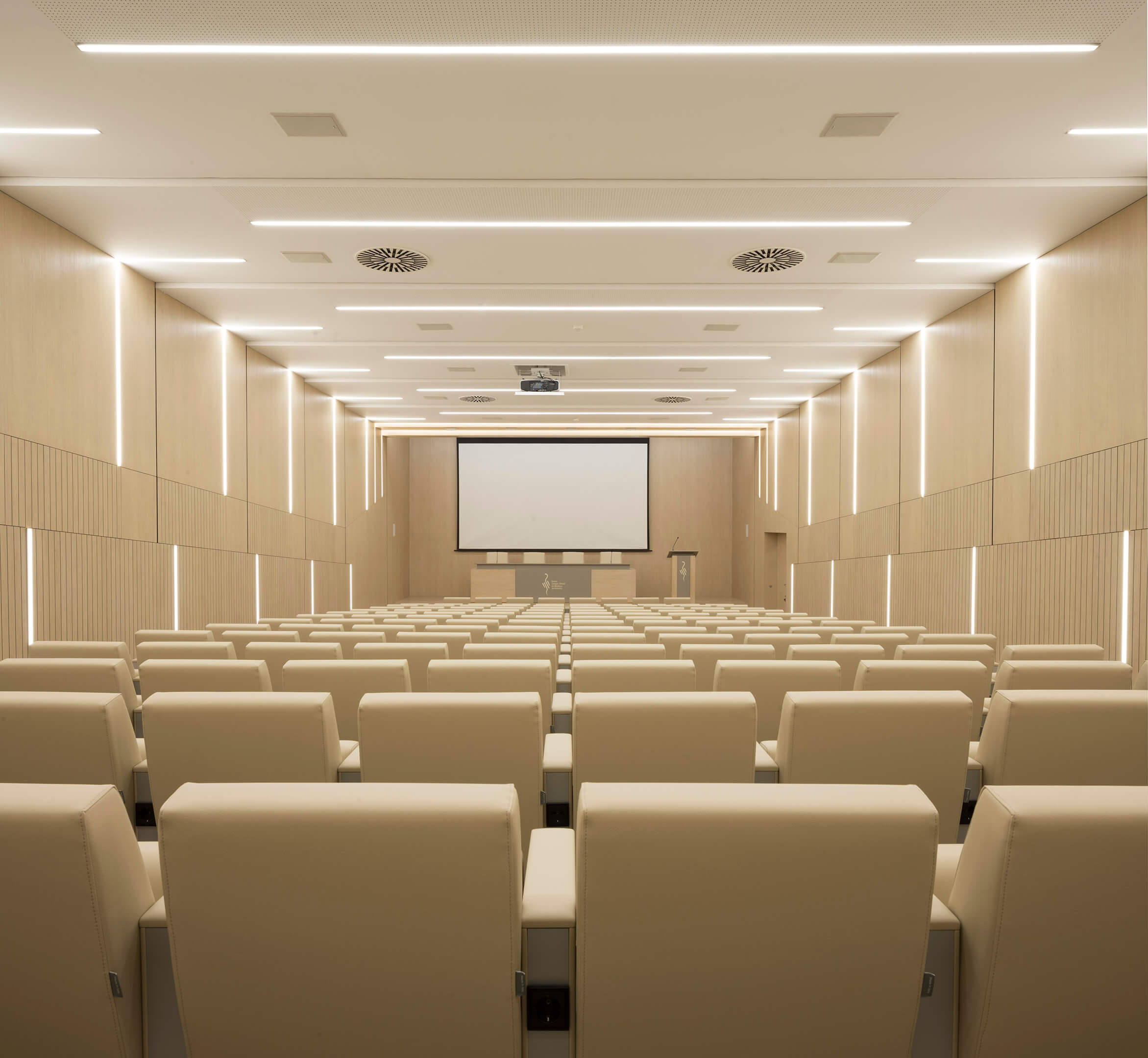 公共座椅|礼堂椅、报告厅椅|办公安博网页版|安博anbo（中国）安博网页版|C100 剧院/礼堂椅