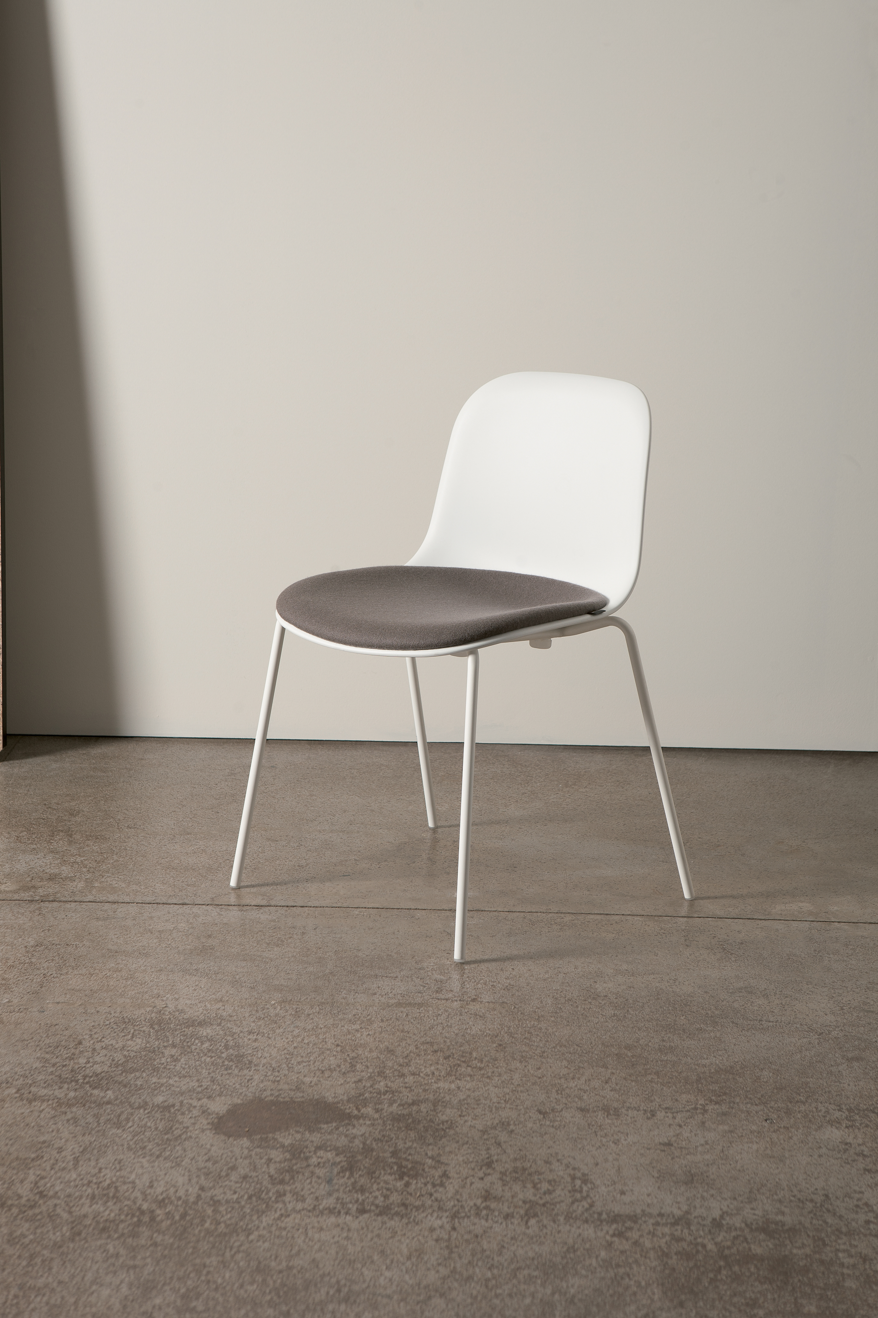 办公椅|现代真皮会议椅|办公安博网页版|安博anbo（中国）安博网页版|Máni  洽谈椅