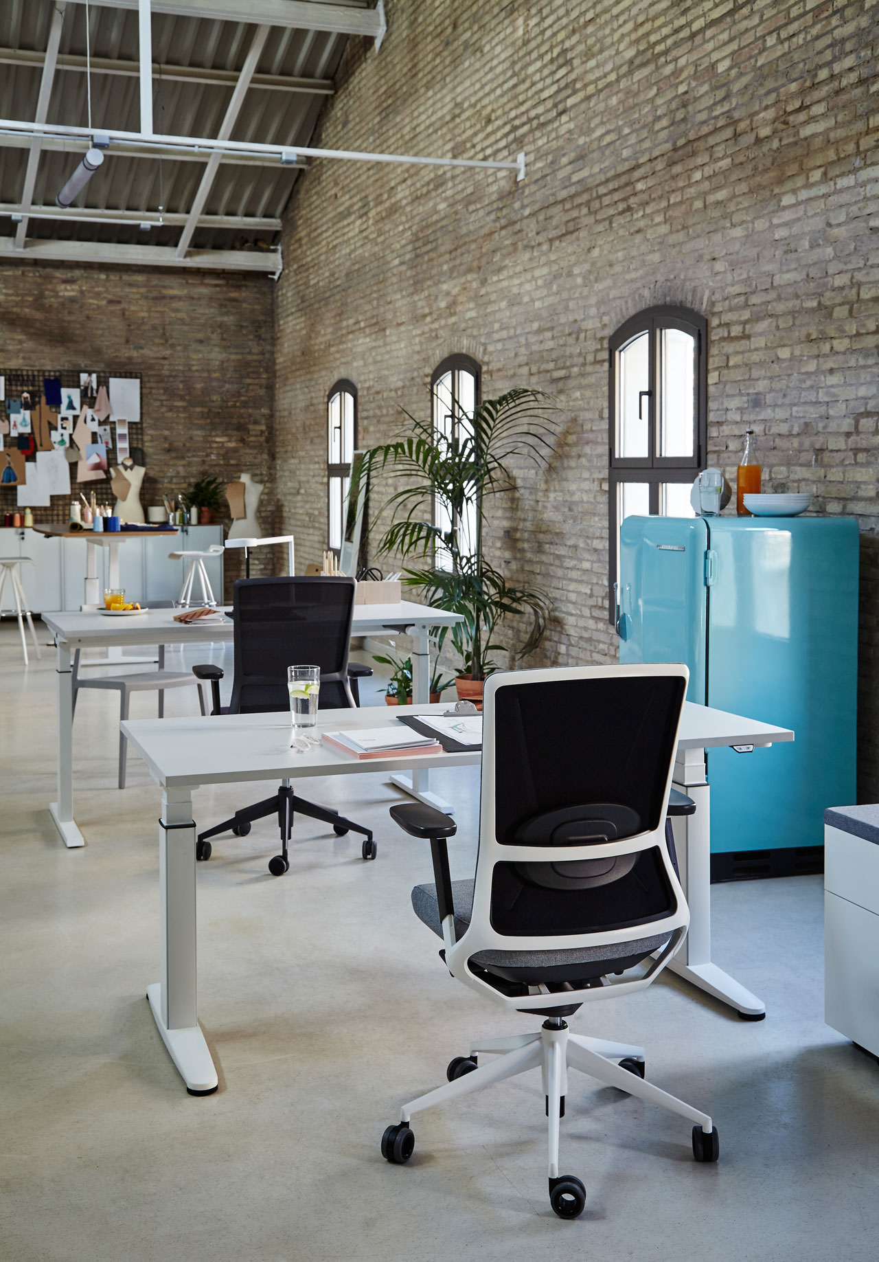 办公台|升降台|办公安博网页版|安博anbo（中国）安博网页版|流动性行政班台系列