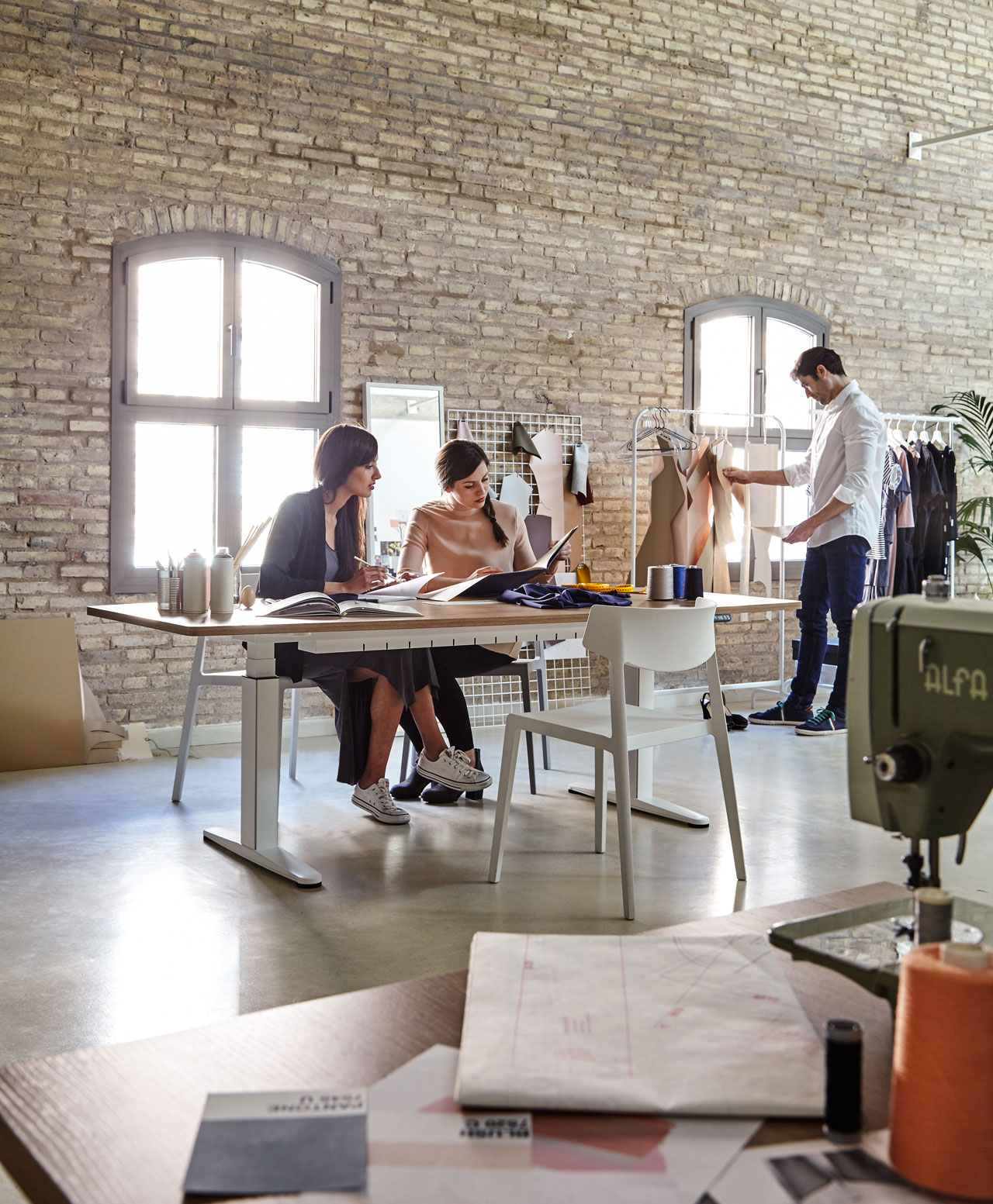 办公台|升降台|办公安博网页版|安博anbo（中国）安博网页版|流动性会议桌系列