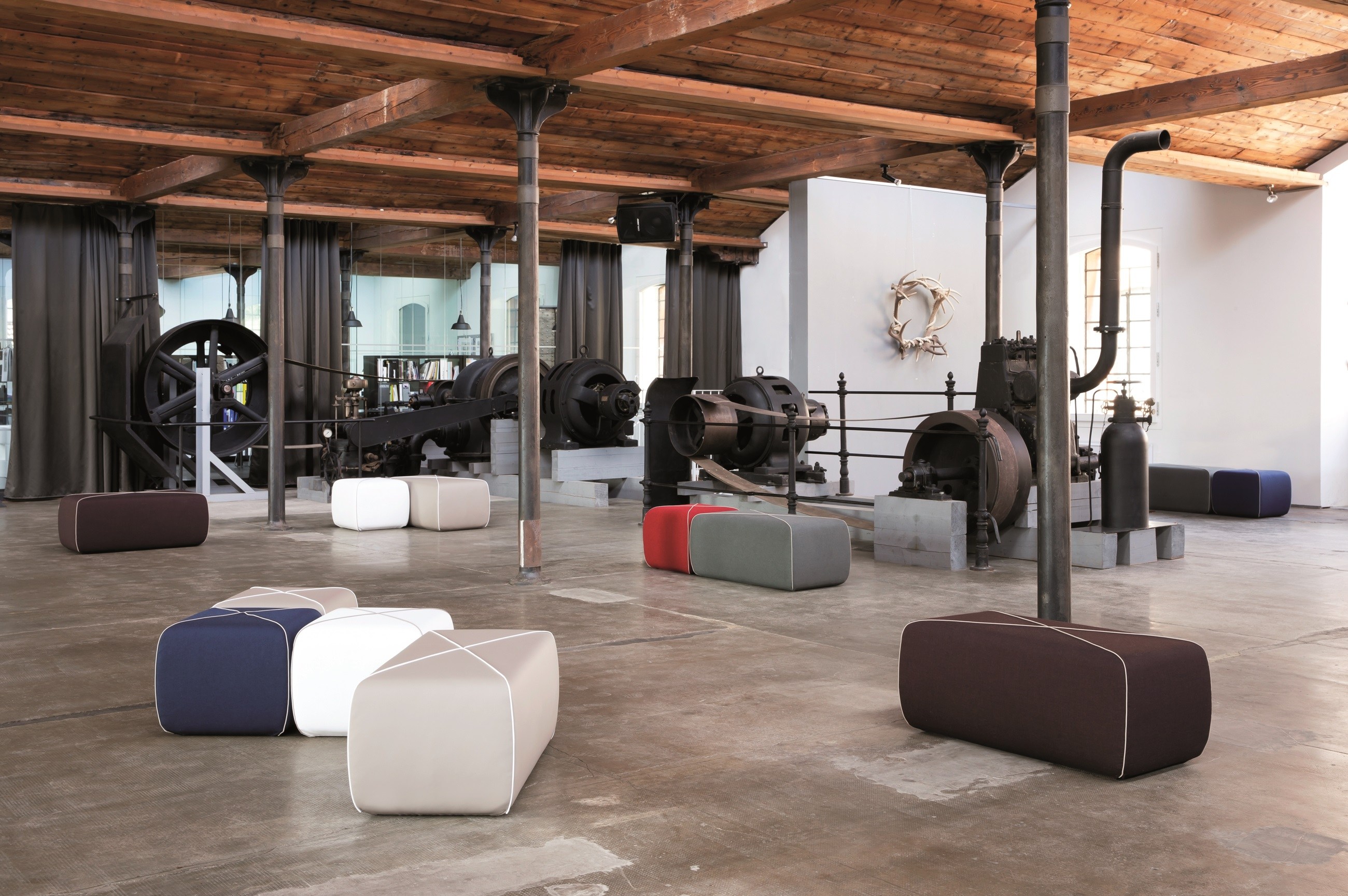 创意安博网页版 - 坐具|吧椅/凳子|办公安博网页版|安博anbo（中国）安博网页版|交叉软垫花园墩